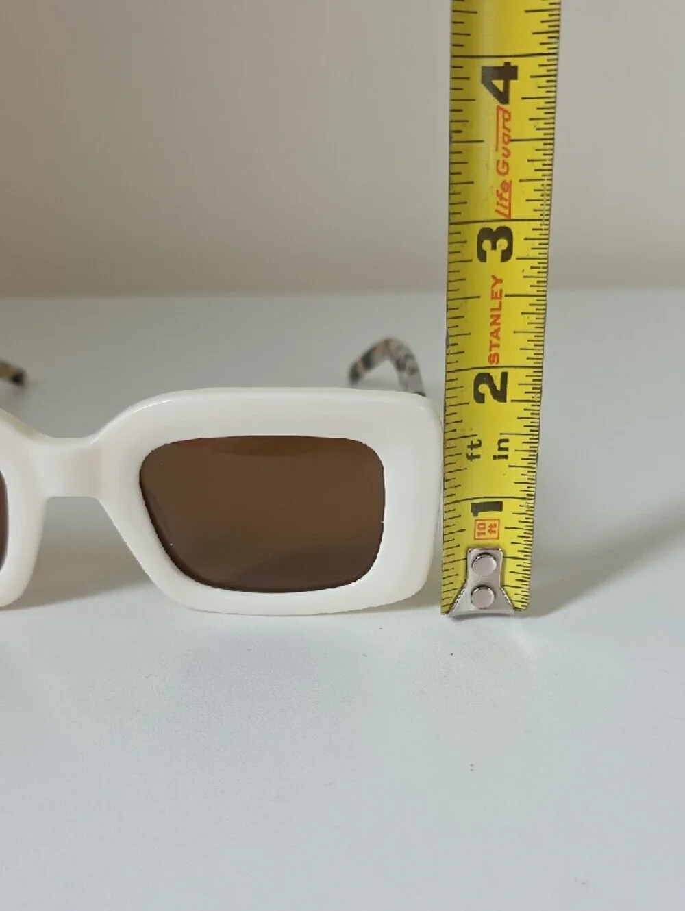 Banbe Beige Rectangular Sunglasses with Brown Lenses and Tortoiseshell Temples